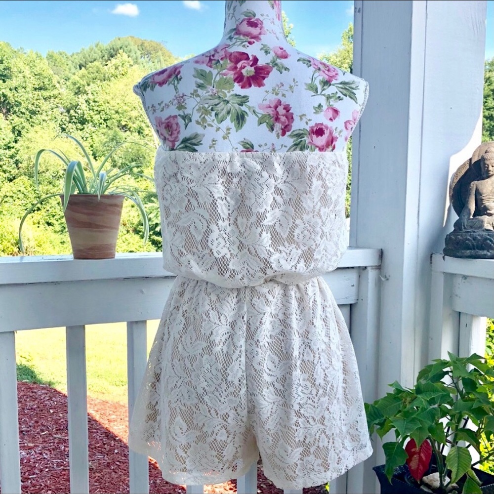 Lace Romper - Picture 2 of 3